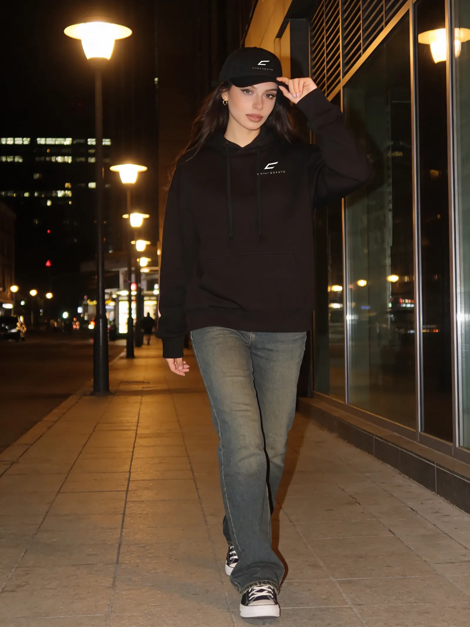 Mockup cappello nero 4